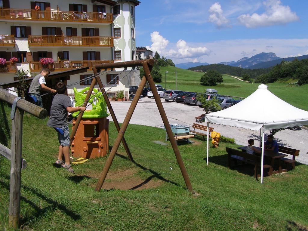 Appartamenti La Val Andalo Exterior foto